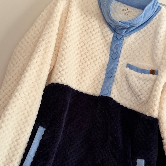 Women’s Two-Tone Fleece Jacket - Picture 4 of 4